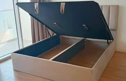 Modern Storage Bed with Lift-Up Mechanism