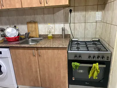 Executive Bedspace FOR SOUTH INDIAN WORKING GIRLS- R04 France