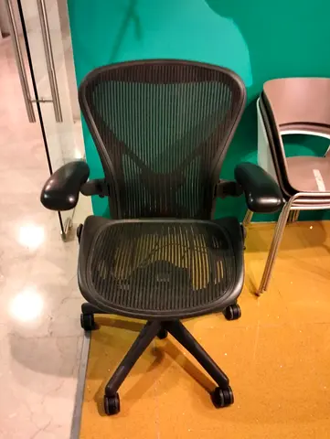 For selling Herman Miller Aeron chair size B and C available
