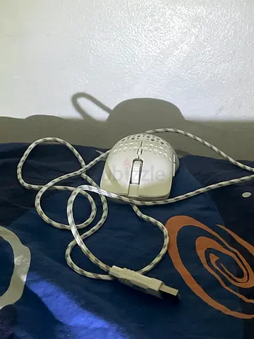 Mouse for sale(Lights Up!) Negotiable!!(Not branded but good price!)