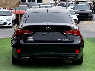 صورة مصغرة 4 لـ 2020 Lexus IS-SERIES