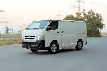 Hiace Standard Roof | Delivery Van | GCC Specs | Ref#T27785