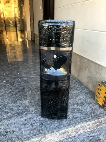 Bottom load water dispenser