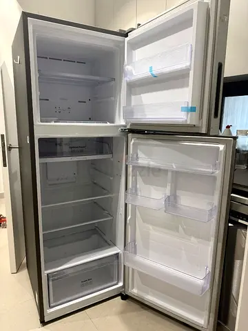 Samsung Top Freezer Refrigerator - Excellent Condition