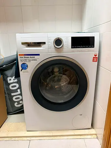 Bosch washing machine serial 4  freestanding 9 kg 1400 Rpm Touch control button