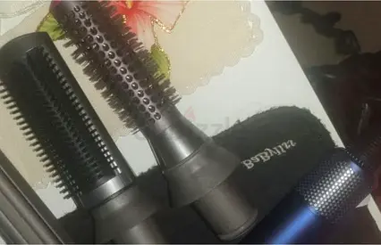 Dyson Airwrap Brushes (2 Pieces)
Price: 250 AED for both
Location: Sharjah
Details Feat