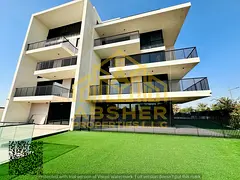 Opportunity for investors: Residential building with a permit to sell residential units.