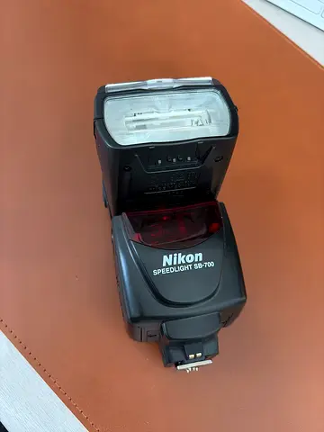 Nikon Speedlight SB-700 Flash Unit