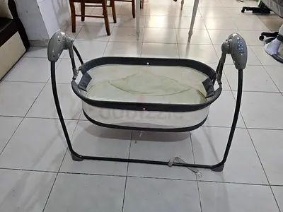 Gentle Rocking Bassinet for Newborns