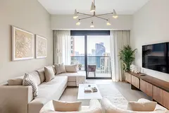 Stunning 1 BR Downtown Views | Great Amenities