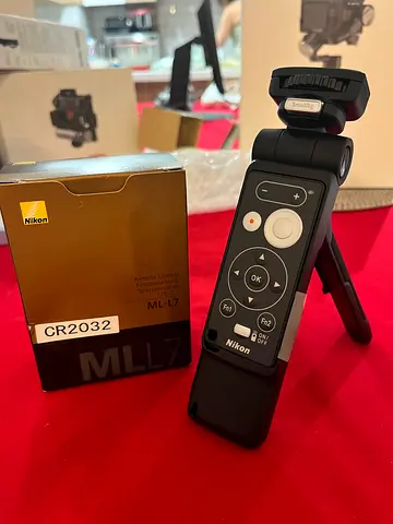 Nikon ML-L7 Wireless Remote Control for Cameras with smallrig tripod