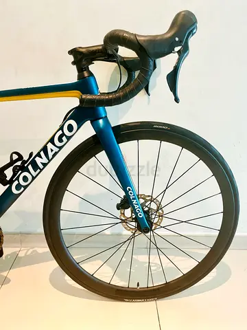 Colnago Full Carbon Aero Road Bike- Shimano- 105-12 speed disc brake