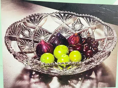 Beautiful Vintage Glass Serving Bowl