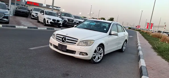 Mercedes Benz C300 model 2009 Good condition input Japan