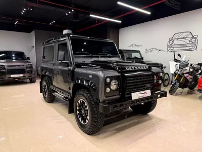2016 Land Rover Defender 90 – Final Edition | GCC Specs | Low Mileage | Pristine condition |