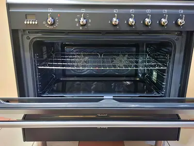 Smeg latest model top gass oven electric cooking range 90cm for sale in excellent condition