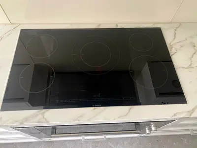 8 series Bosch built in induction top size 90cm