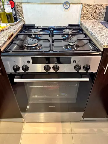 SIEMENS 4 Burner full gas cooker Range size 60cm
