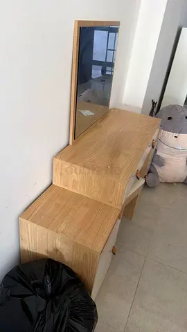 Dressing table