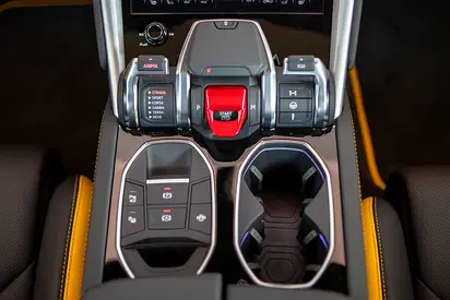 2024 Lamborghini URUS — миниатюра 17
