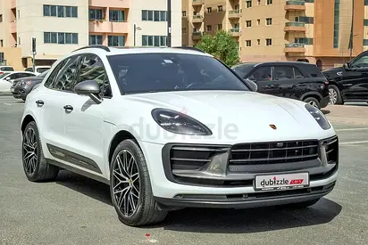 AED 3539/month | 2023 Porsche Macan T | GCC Specs | Ref#284185