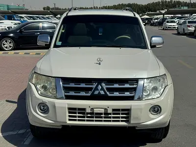 Mitsubishi Pajero 2014 fullopshi white color GCzc calen car