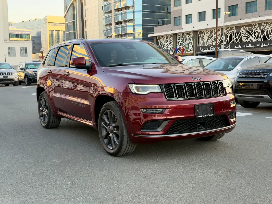 Jeep Grand Cherokee 2018 — photo 1 of 18