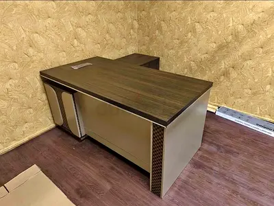 Modern Office Desk with Sleek Design