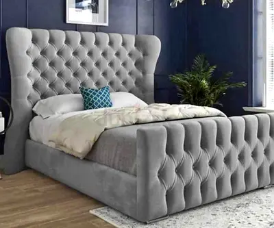 Elegant Gray Tufted King Size Bed with Plush Upholstery