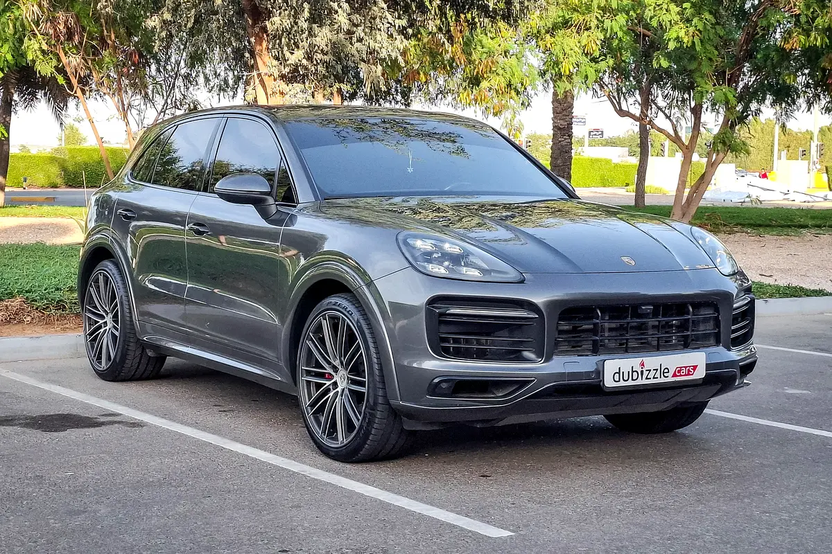Porsche Cayenne 2019 — photo 1 of 16