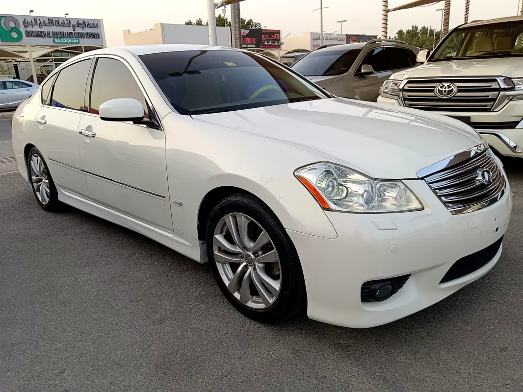 Infiniti M-Series 2008 — photo 1 of 11