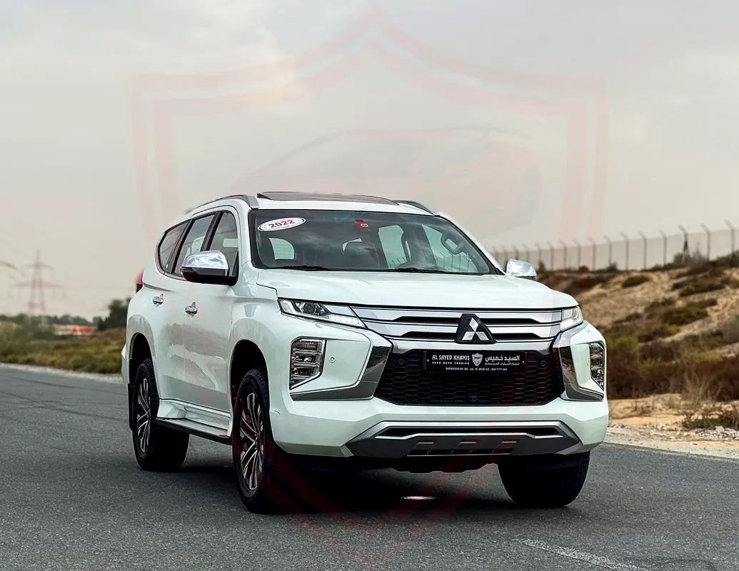 Mitsubishi Montero Sport 2022 — photo 1 of 20