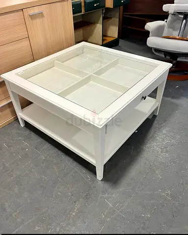 Stylish Coffee Table with Glass Top