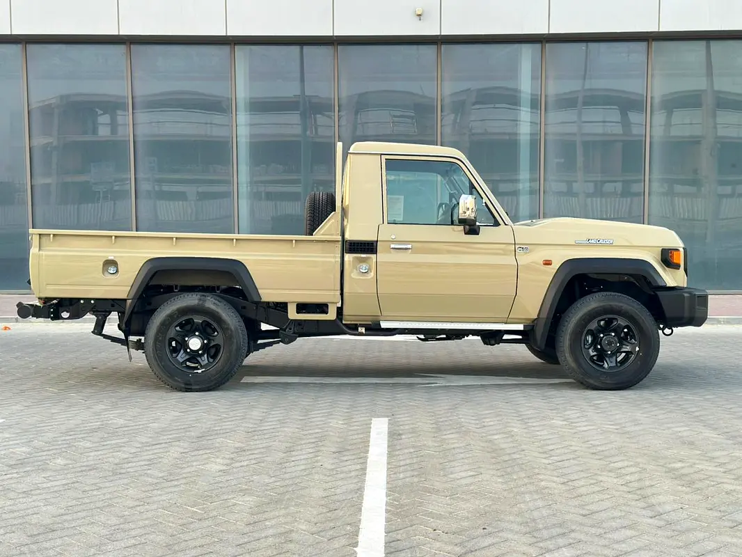Toyota Land Cruiser 70 Series 2025