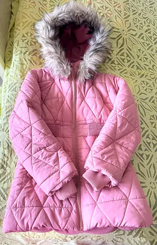 Girls beautiful puffer jacket with fur hood - 8- 10 years