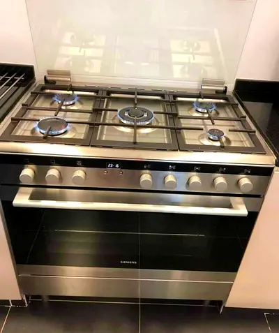 Siemens Gas Stove with Oven - Efficient Cooking Solution