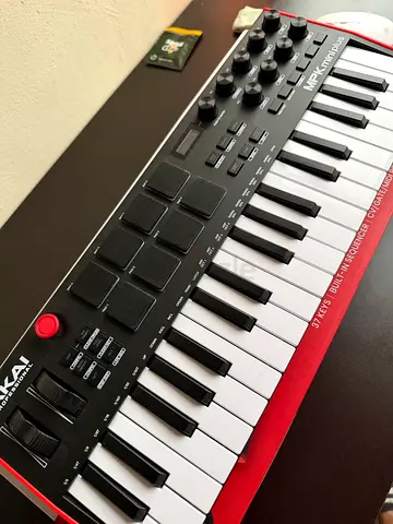 Akai MPK Mini Plus
