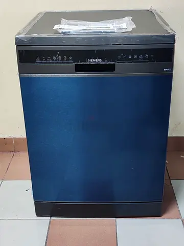 Siemens latest model three racks dish washer with wifi excellent condition