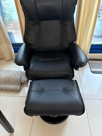 Arm chair with foot Rest