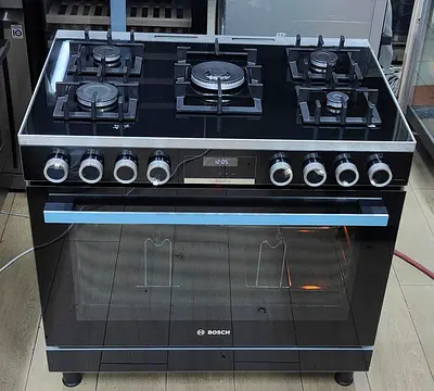 Bosch series 8 full gas duel fan digital cooking range latest version 90cm black glass