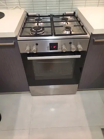 Bosch gas stove size 60 by 60 cm freestanding style