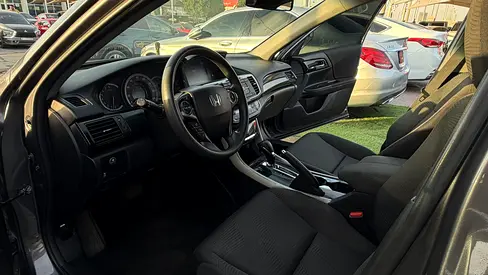 2017 Honda ACCORD 缩略图 8