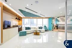 Corporate HQ | 5,050 sq. ft. | Half-Floor