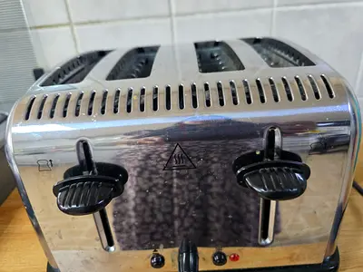Stainless Steel 4-Slice Toaster