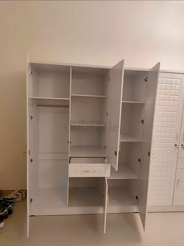 3 Door Cabinet Wardrobe with Mirror