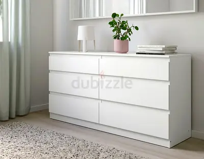 WHITE CHEST OF DRAWERS