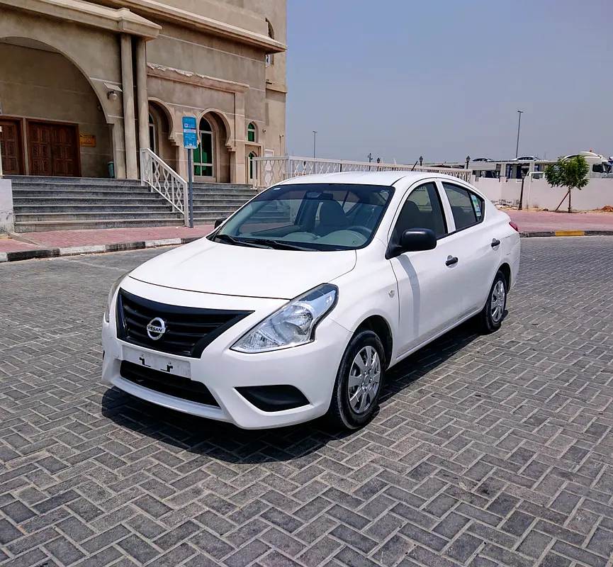 Nissan Sunny 2019 — photo 1 of 10