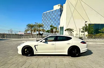 السياره بحالة جيدة