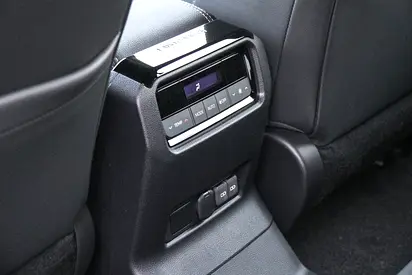 صورة مصغرة 18 لـ 2026 Toyota PRADO