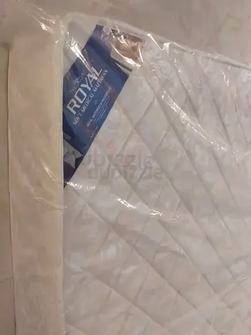Brend New Queen size Madical soft Matress Available 18 cm thikniss.